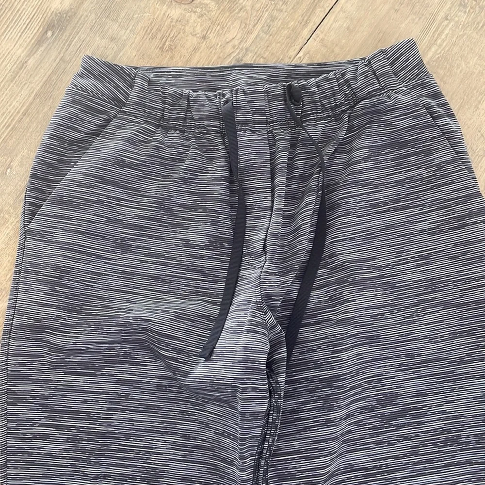 Lululemon pants - Picture 2 of 4